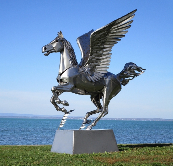 Pegasus Pferde Skulptur